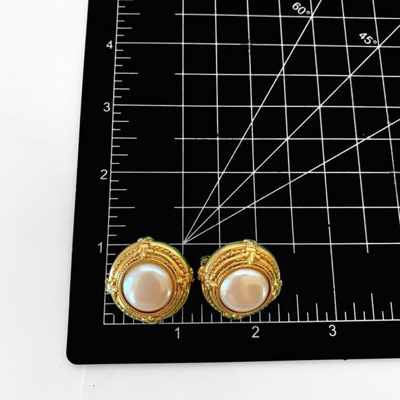 Vintage Faux Pearl Gold Circular Clip Earrings - Picture 7 of 7